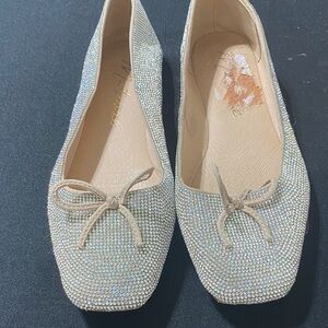 MATISSE WO SIZE 8 Iridescent silver beaded slip on loafer shoe bow accent clean